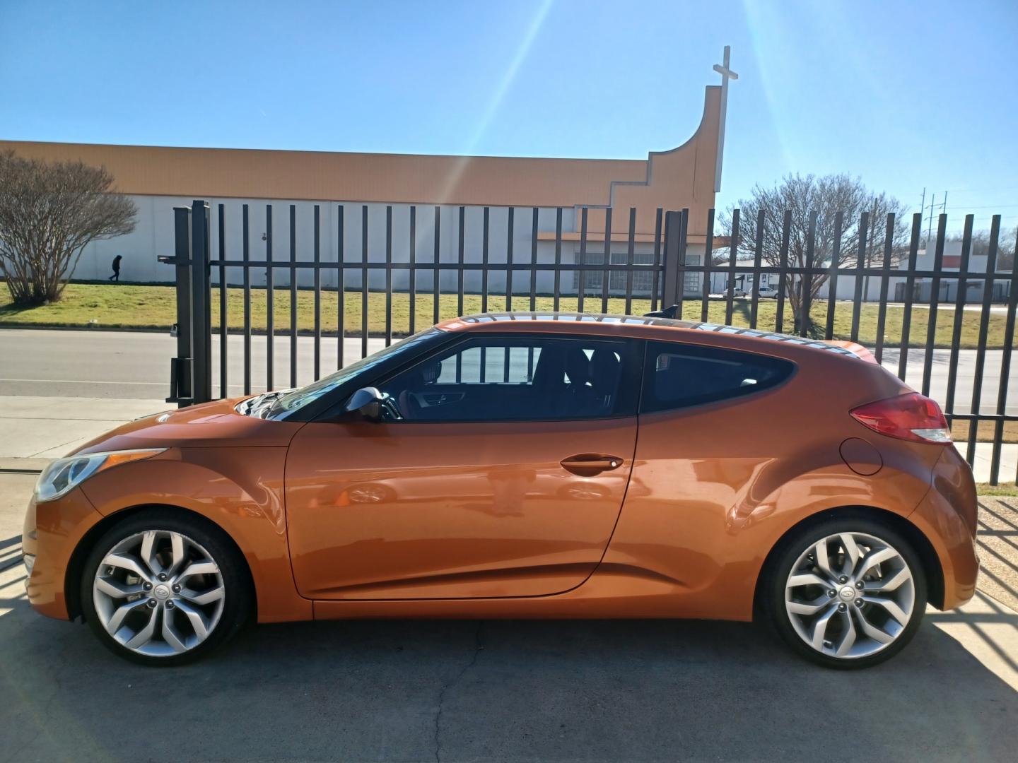 2013 ORANGE /BLACK Hyundai Veloster (KMHTC6AD0DU) with an 1.6L DOHC GDI 16-valve I4 engine w/dual CVVT engine, 6-speed EcoShift dual clutch automatic transmission transmission, located at 2001 E. Lancaster, Ft. Worth, 76103, (817) 336-7000, 32.746181, -97.301018 - Photo#0